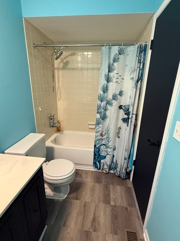 670 Versailles Circle D, Elk Grove Village, IL 60007