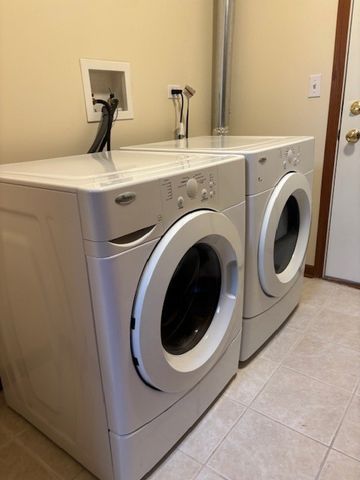 124 W PARK Avenue C, Sugar Grove, IL 60554
