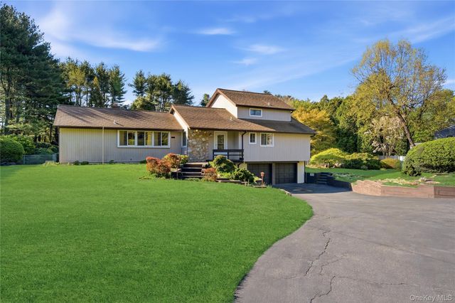 334 Edgewood Avenue, Smithtown, NY 11787