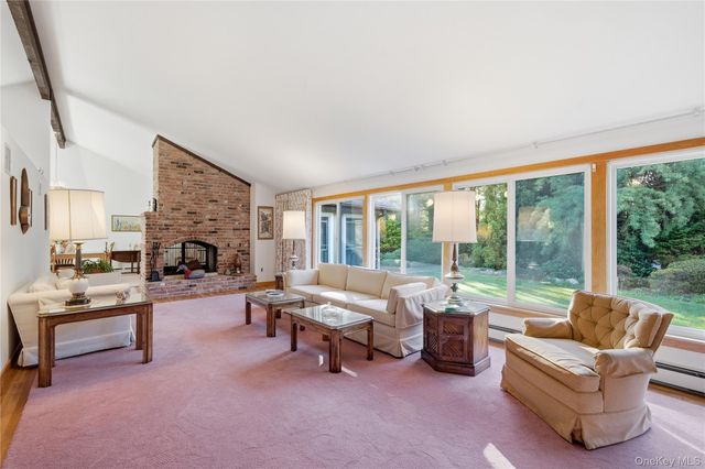334 Edgewood Avenue, Smithtown, NY 11787
