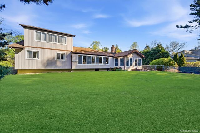334 Edgewood Avenue, Smithtown, NY 11787