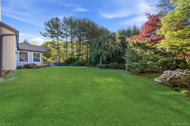334 Edgewood Avenue, Smithtown, NY 11787