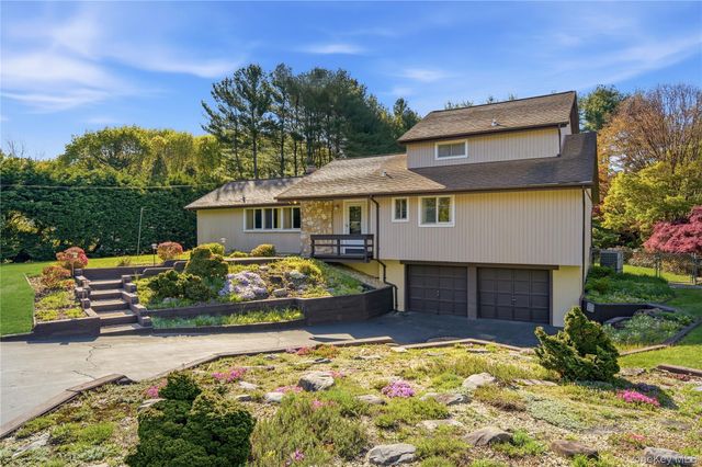 334 Edgewood Avenue, Smithtown, NY 11787