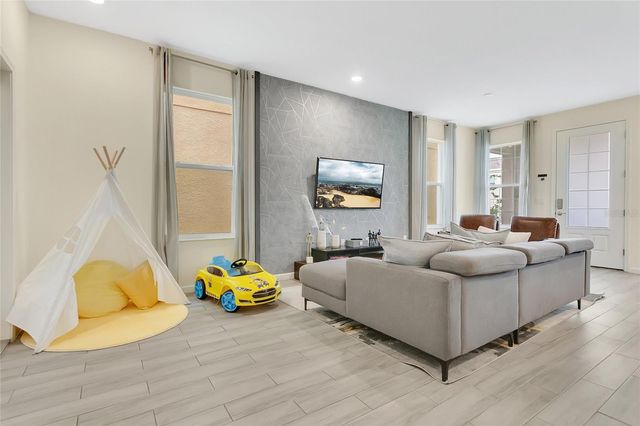 262 BELLA PRESTWICK BOULEVARD, Davenport, FL 33837