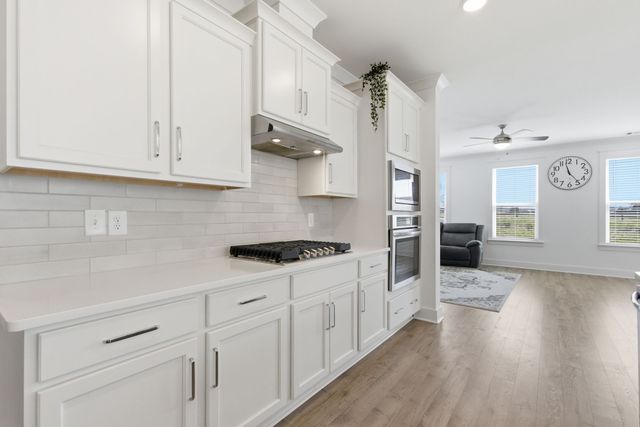 688 Conifer Dr, Spring Hill, TN 37174