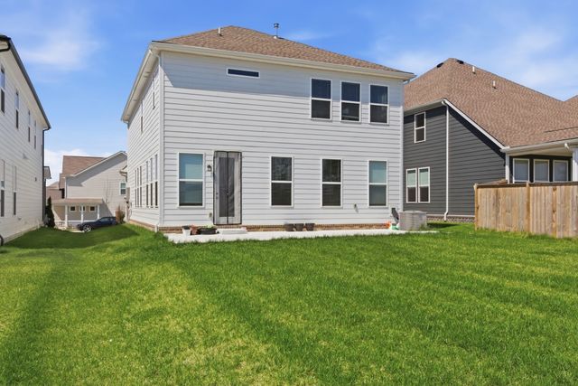 688 Conifer Dr, Spring Hill, TN 37174