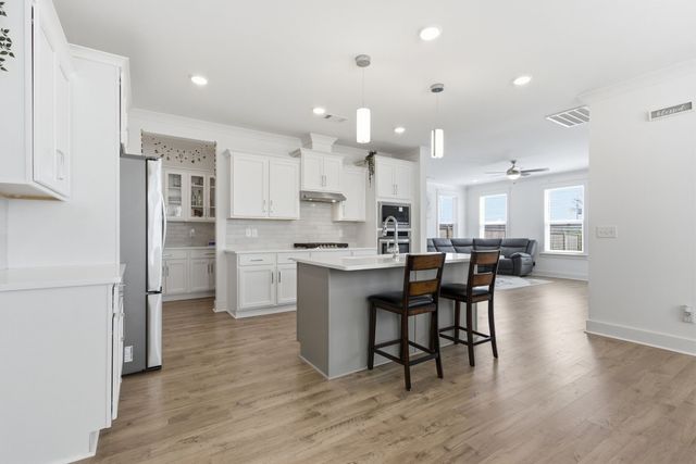 688 Conifer Dr, Spring Hill, TN 37174