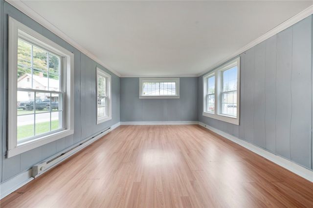 25 Chapel Street, Almond, NY 14804