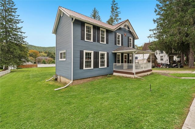 25 Chapel Street, Almond, NY 14804