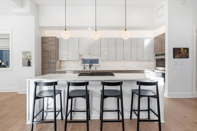 1936 N Wilmot Avenue, Chicago, IL 60647