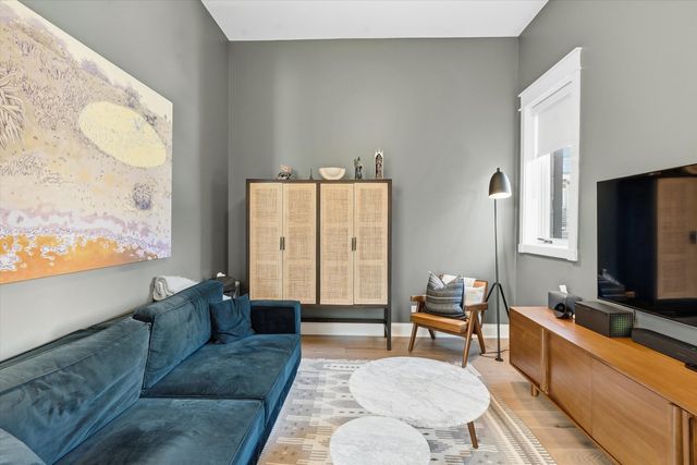 1936 N Wilmot Avenue, Chicago, IL 60647