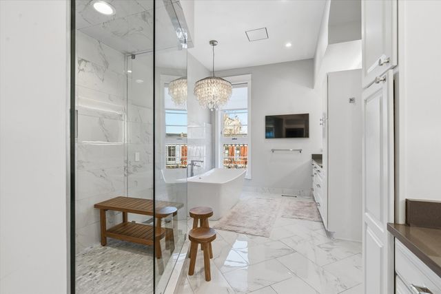 1936 N Wilmot Avenue, Chicago, IL 60647