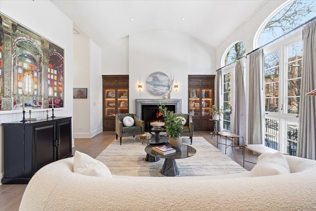 1936 N Wilmot Avenue, Chicago, IL 60647