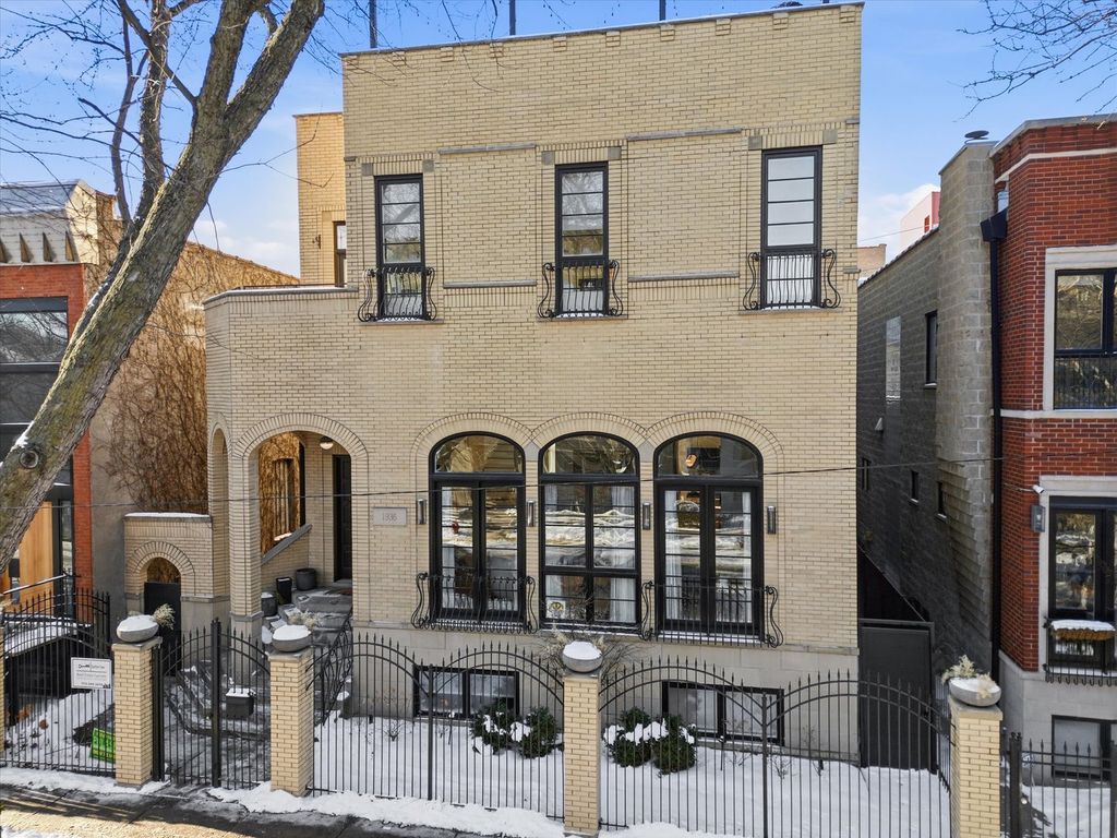 1936 N Wilmot Avenue, Chicago, IL 60647