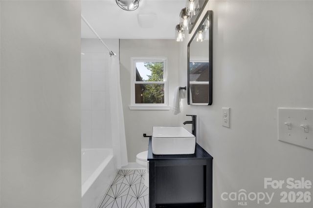 3942 Mcmillan Street, Charlotte, NC 28205