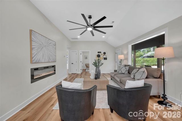 3942 Mcmillan Street, Charlotte, NC 28205