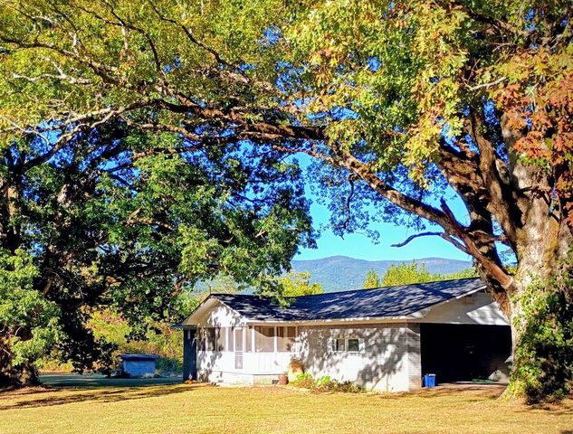 5080 Holly Creek Cool Springs Road, Chatsworth, GA 30705