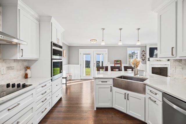 4000 Cadence Dr, Spring Hill, TN 37174