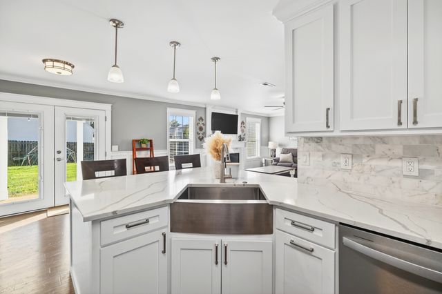 4000 Cadence Dr, Spring Hill, TN 37174