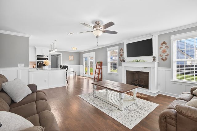 4000 Cadence Dr, Spring Hill, TN 37174