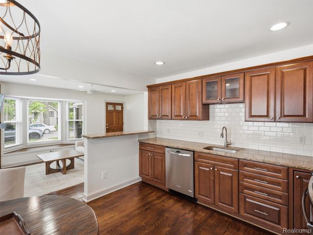 1514 S Wilson Avenue, Royal Oak, MI 48067