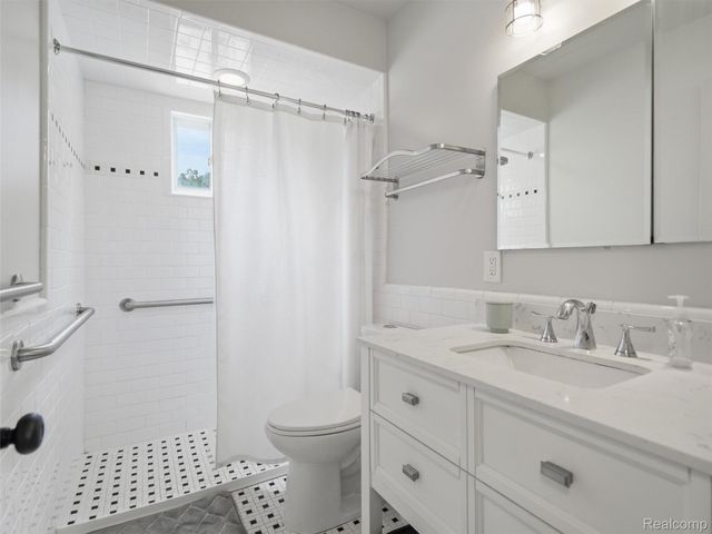 1514 S Wilson Avenue, Royal Oak, MI 48067
