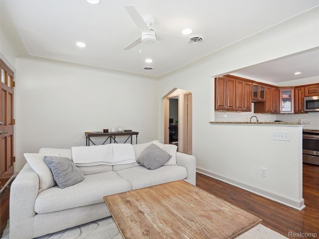 1514 S Wilson Avenue, Royal Oak, MI 48067