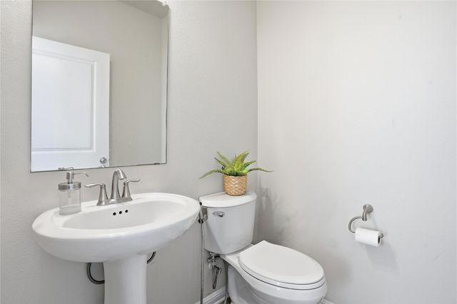 144 Falkland ST, Hutto, TX 78634