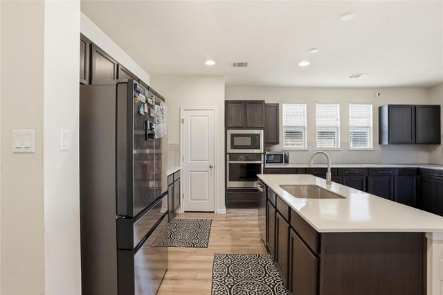 144 Falkland ST, Hutto, TX 78634