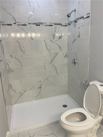 184 Avenue C E5, Woonsocket, RI 02895