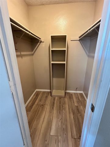 2818 S Fielder Road, Arlington, TX 76015