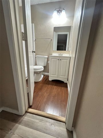 2818 S Fielder Road, Arlington, TX 76015