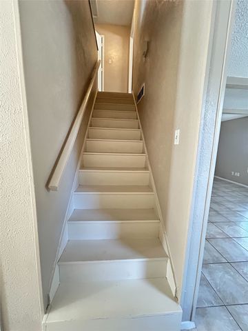 2818 S Fielder Road, Arlington, TX 76015