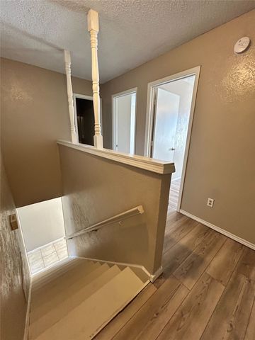 2818 S Fielder Road, Arlington, TX 76015