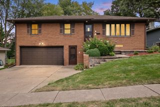 2833 Kelling Street, Davenport, IA 52804