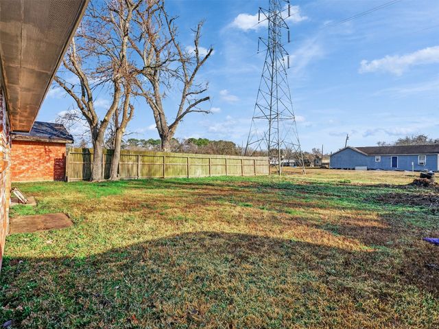 2613 Timber Drive, Dickinson, TX 77539