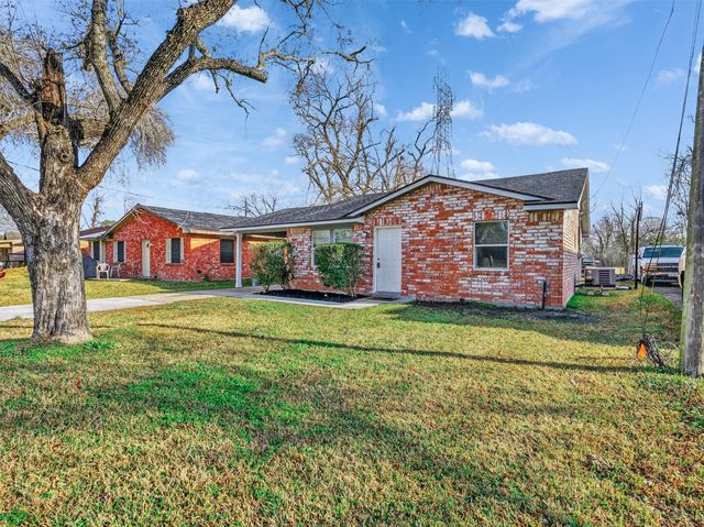 2613 Timber Drive, Dickinson, TX 77539