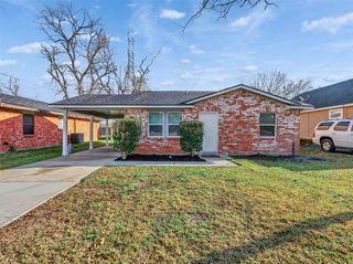 2613 Timber Drive, Dickinson, TX 77539