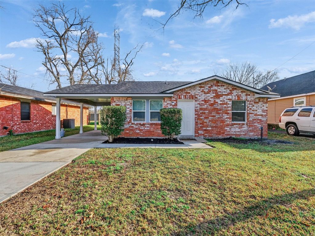 2613 Timber Drive, Dickinson, TX 77539