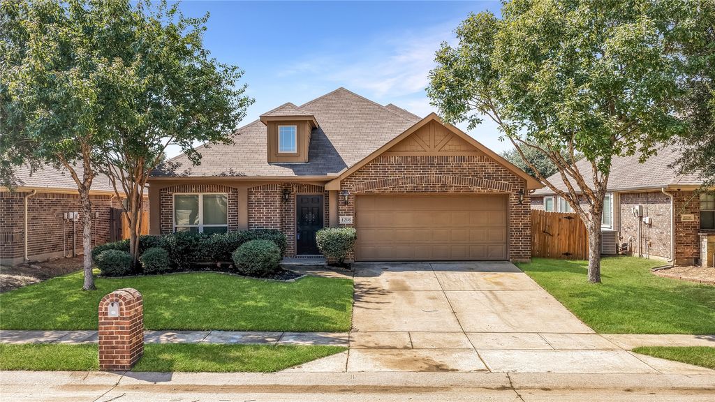 1208 Ponderosa Drive, Aubrey, TX 76227 — exterior