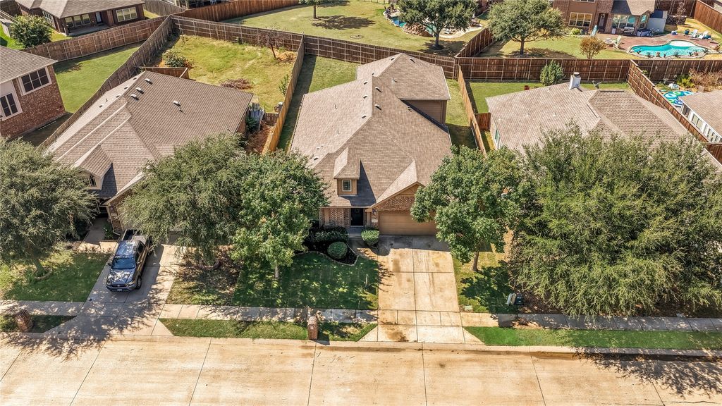1208 Ponderosa Drive, Aubrey, TX 76227 — photo 2