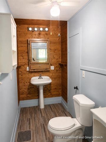 137 Park Avenue, Allegan, MI 49010