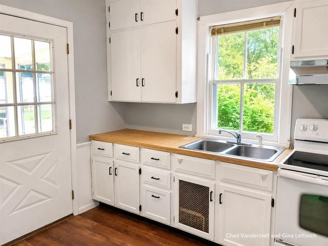 137 Park Avenue, Allegan, MI 49010