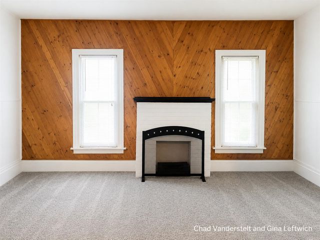137 Park Avenue, Allegan, MI 49010