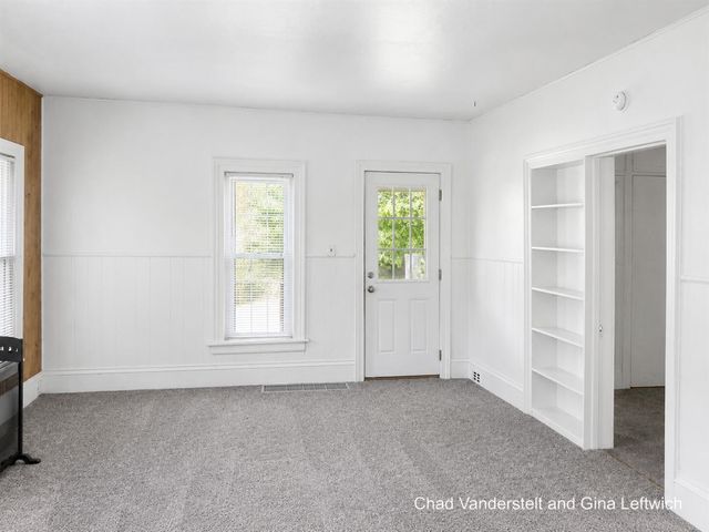 137 Park Avenue, Allegan, MI 49010