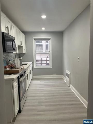 154 Bowers Street 2D, Jersey City, NJ 07307