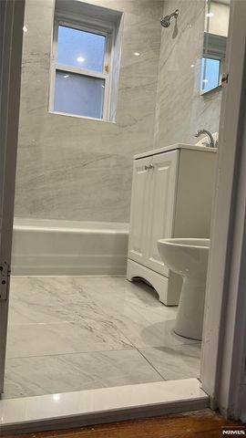 154 Bowers Street 2D, Jersey City, NJ 07307