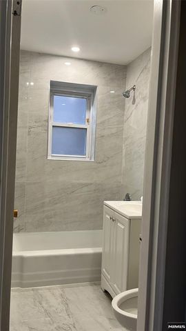 154 Bowers Street 2D, Jersey City, NJ 07307