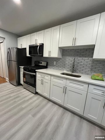 154 Bowers Street 2D, Jersey City, NJ 07307