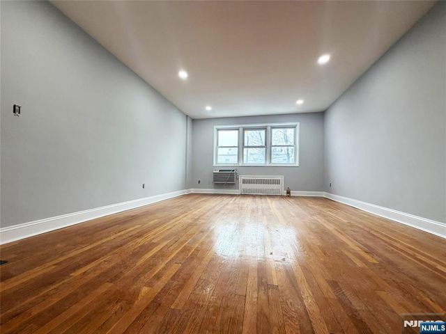 154 Bowers Street 2D, Jersey City, NJ 07307